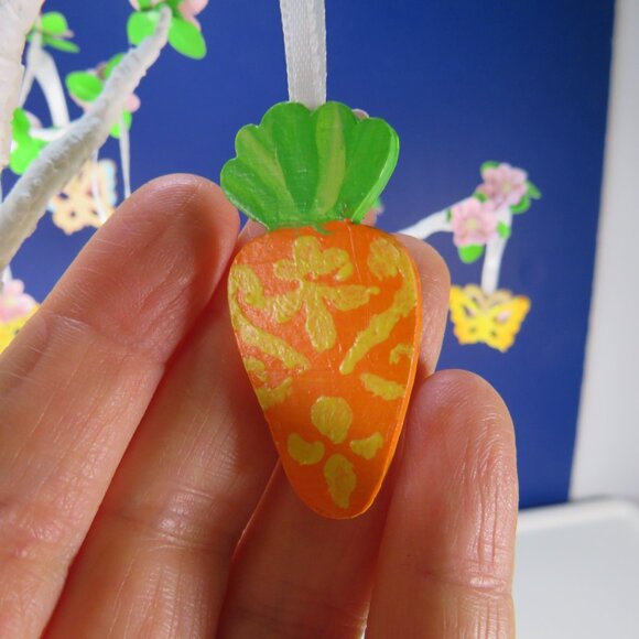 Spring Tree 16" tall Base 3 1/2" x 4" wide Hand Painted - Picture 6 of 12